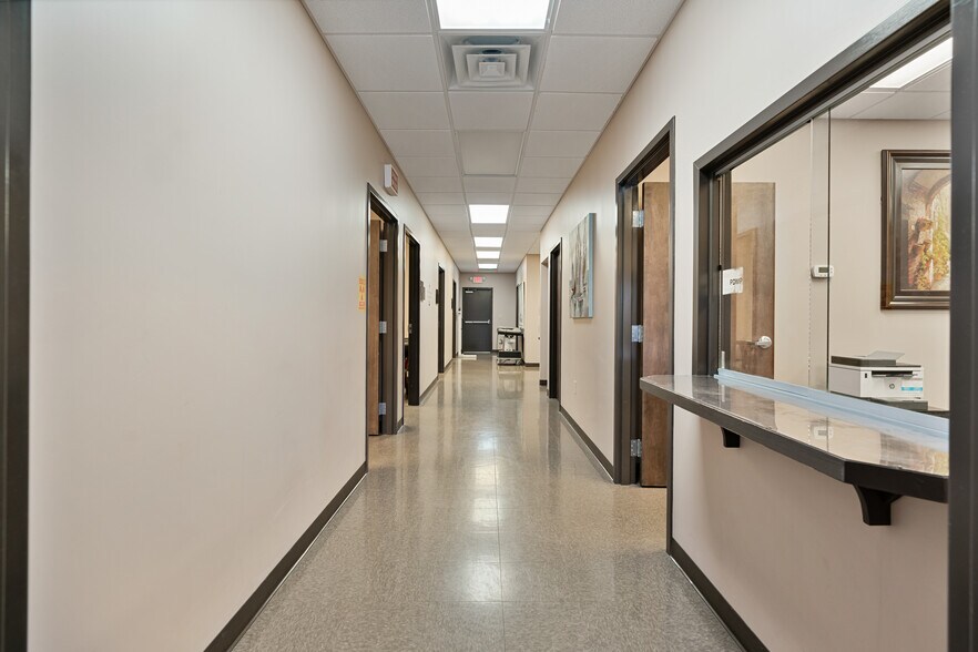 More Photos Of 142 Hampton Ct, Commerce Rehabilitation Center For Sale