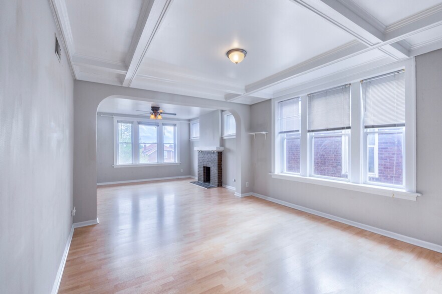 More Photos Of 5617 S Kingshighway Blvd, Saint Louis Multifamily For Sale