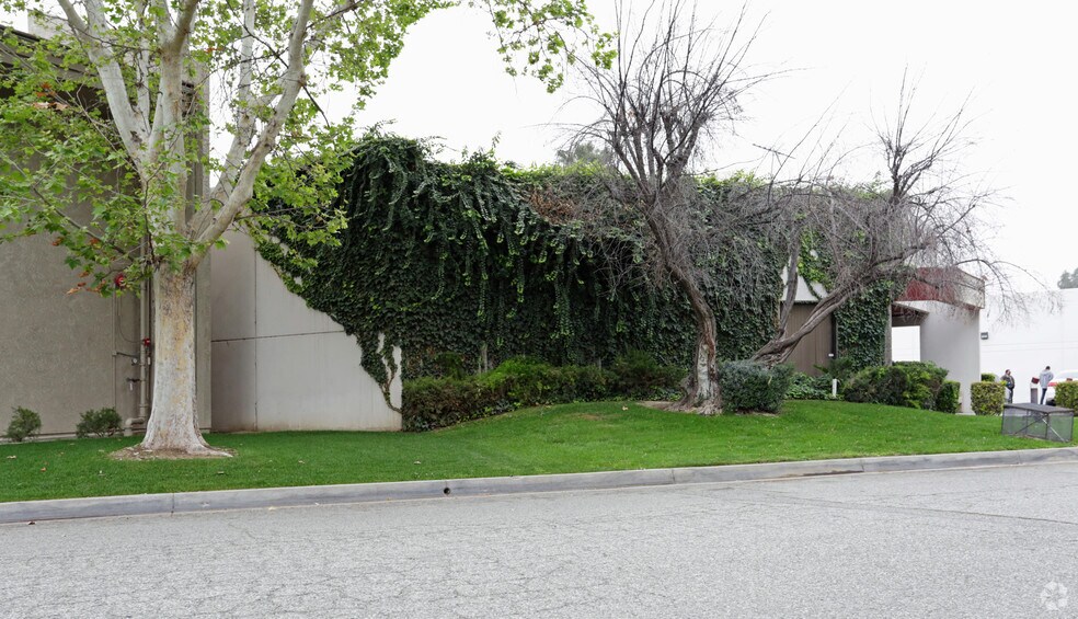 More Photos Of 1884 Business Center Dr, San Bernardino Medical For Lease