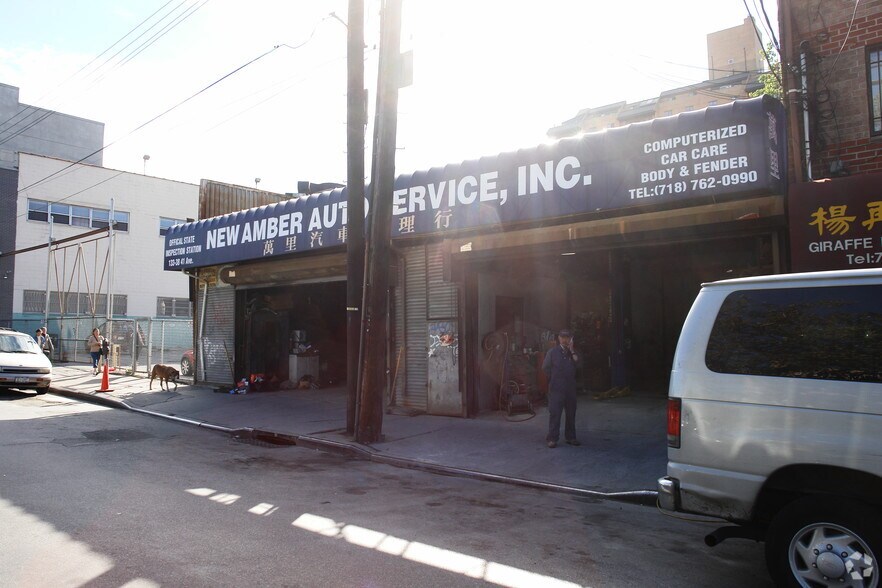 More Photos Of 13338 41st Ave, Flushing Auto Dealership For Lease