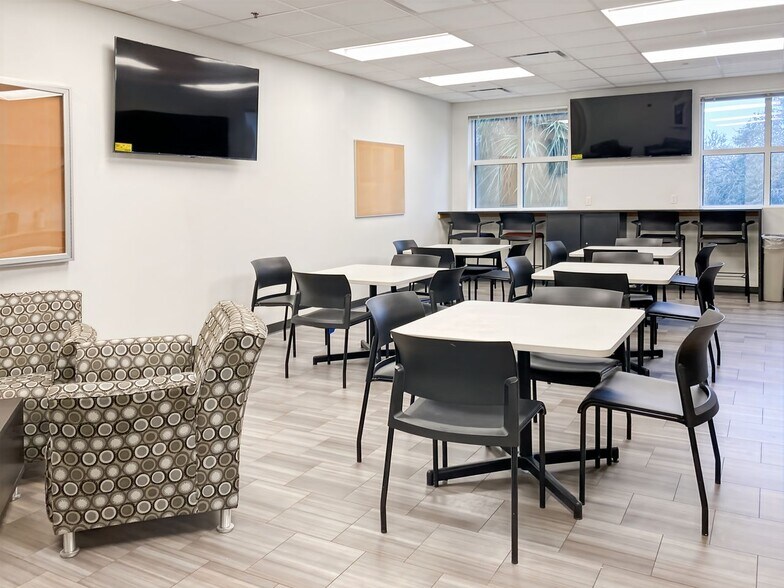 More Photos Of 5225 Tech Data Dr, Clearwater Coworking Space