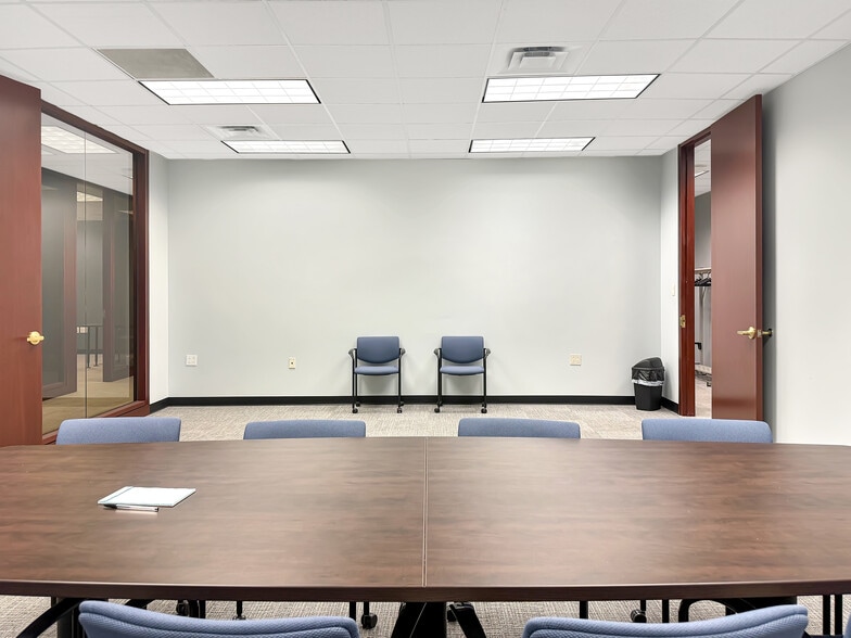 More Photos Of 401 Wabash Ave, Terre Haute Office For Sale