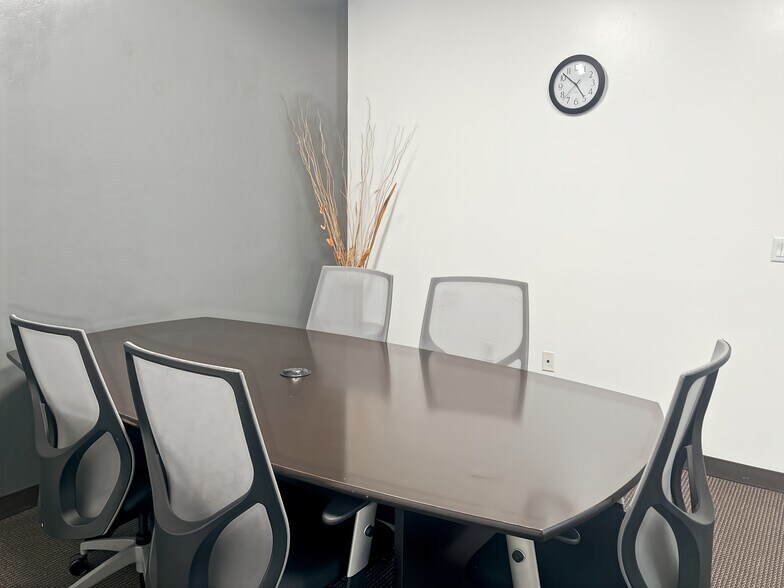 More Photos Of 4900 California Ave, Bakersfield Coworking Space