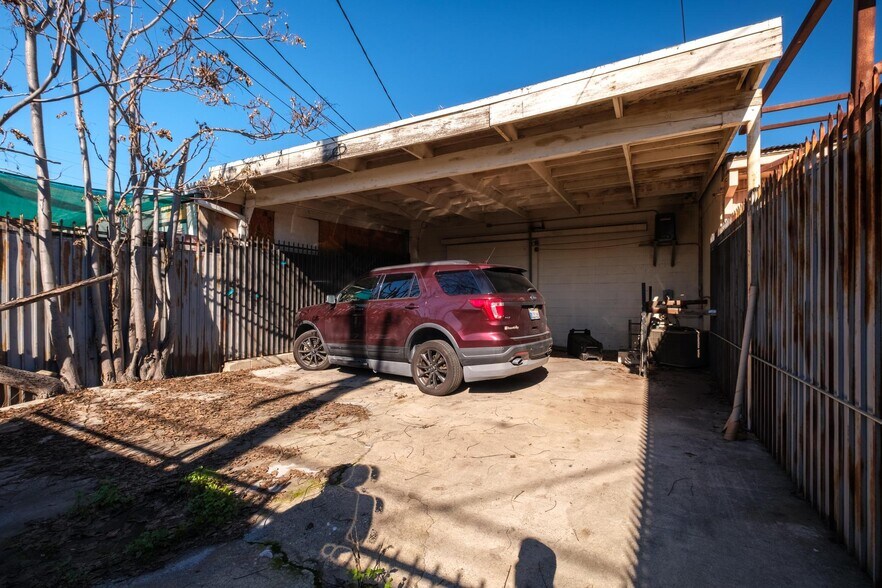 More Photos Of 5010 E Olympic Blvd, Los Angeles Warehouse For Sale