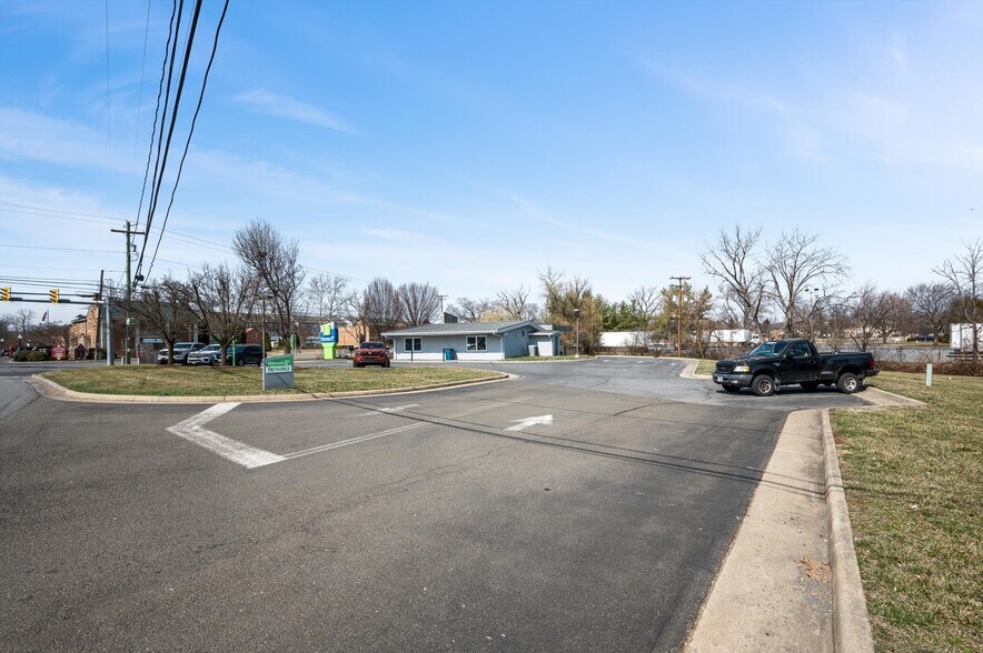 More Photos Of 3143 Valley Pike, Winchester Bank For Sale