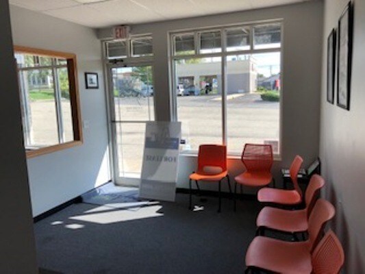 More Photos Of 1711 DeKalb Ave, Sycamore Office For Lease