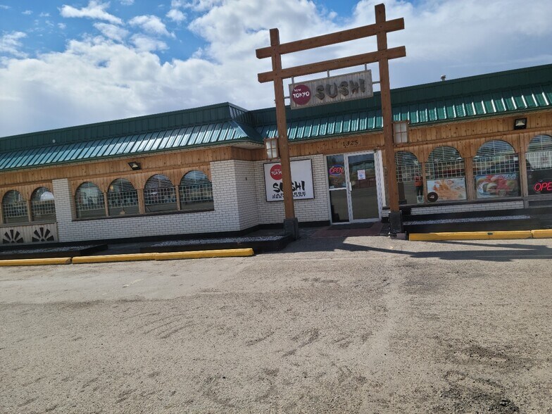 More Photos Of 1325 Alaska Av, Dawson Creek Restaurant For Sale