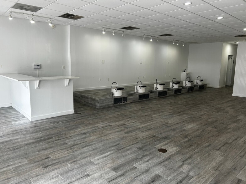 More Photos Of 11718-11788 N Dale Mabry Hwy, Tampa Unknown For Lease