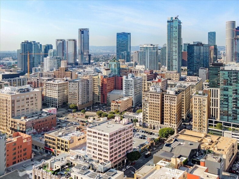More Photos Of 120 E 8th St, Los Angeles Loft Creative Space For Lease