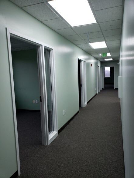 More Photos Of 300 Kenton Dr, Charleston Office For Lease