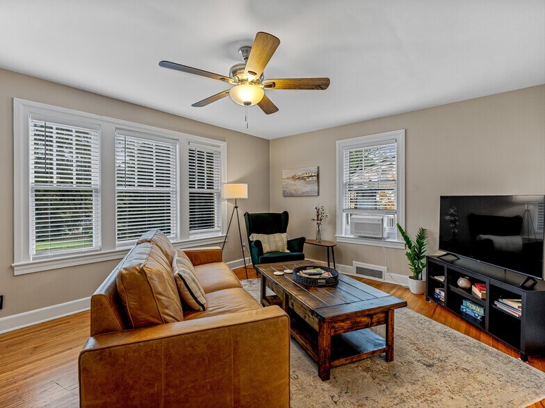 More Photos Of 1029 Patton St, Hendersonville Apartments For Sale