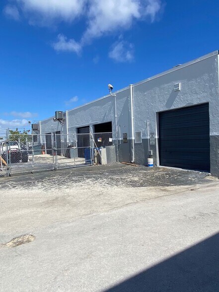 More Photos Of 4861-4875 NE 12th Ave, Fort Lauderdale Unknown For Lease
