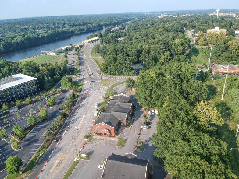 More Photos Of 2117 Jack Warner Pky, Tuscaloosa Office For Sale