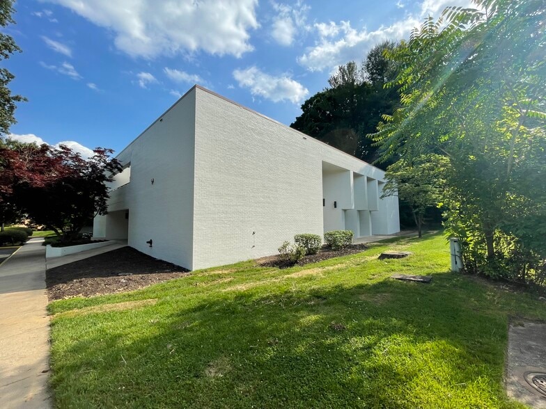 More Photos Of 1914 Association Dr, Reston Office For Lease