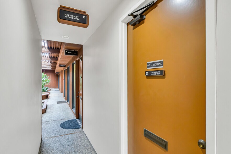 More Photos Of 8788 Elk Grove Blvd, Elk Grove Unknown For Lease