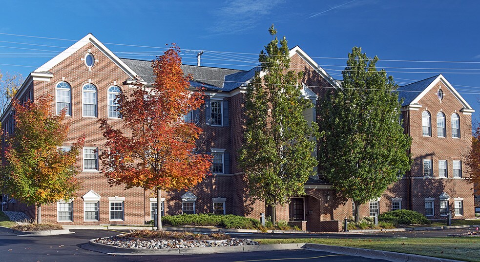 Primary Photo Of 121 W Long Lake Rd, Bloomfield Hills Loft Creative Space For Sale