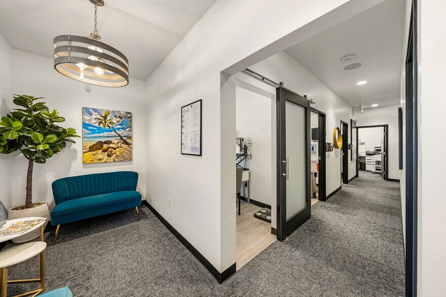 More Photos Of 296 S Pacific Hwy, Talent Medical For Sale