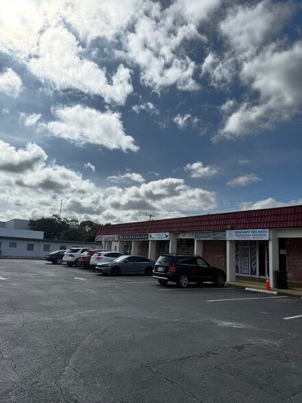 More Photos Of 6303-6343 Miramar Pky, Miramar Unknown For Lease