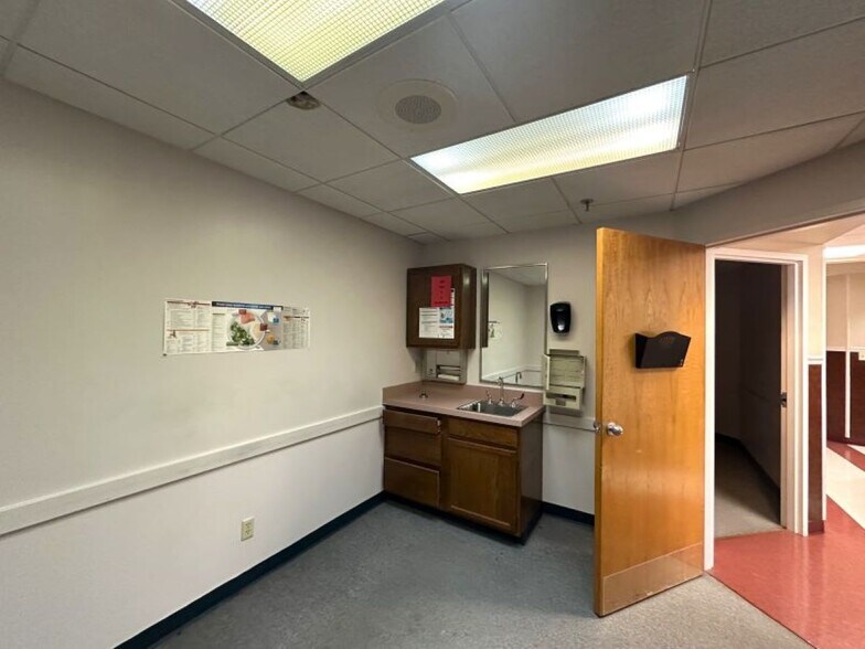 More Photos Of 301 W 1st St, Dayton Medical For Sale