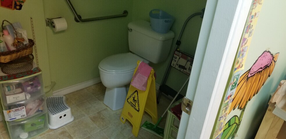 More Photos Of 4140 No 3 Rd, Richmond Storefront For Lease