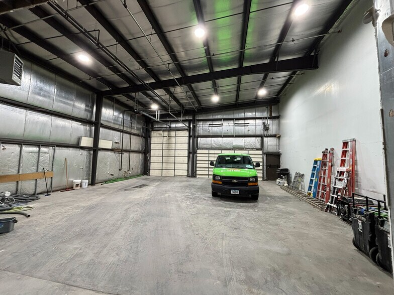 More Photos Of 2150 Milton ave, Des Moines Industrial For Sale