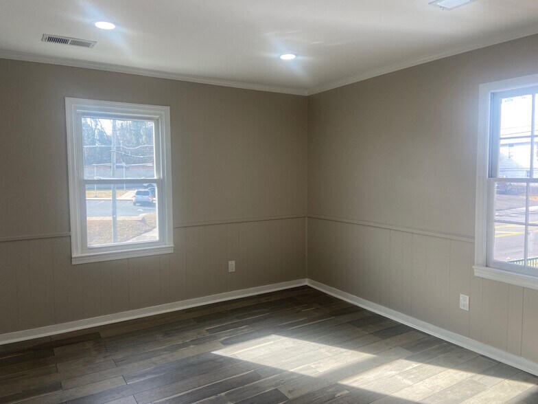 More Photos Of 145 Church St NW, Vienna General Retail For Lease