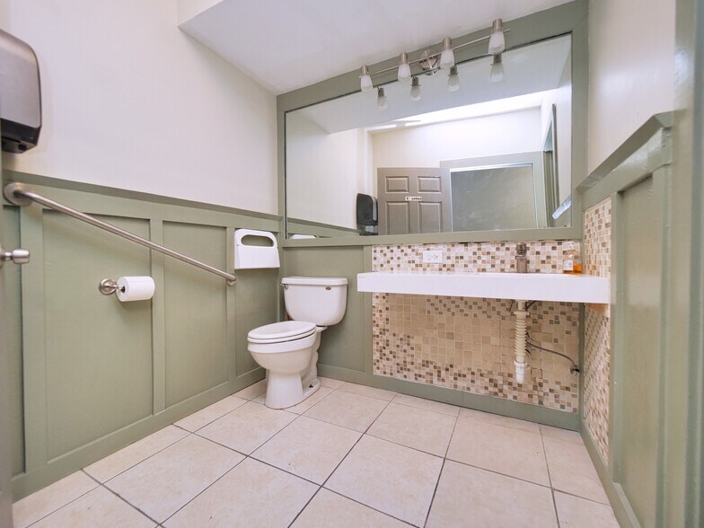 More Photos Of 9614-9616 MacArthur Blvd, Oakland Specialty For Sale