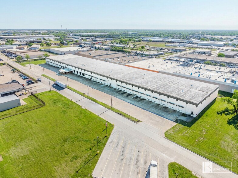 Primary Photo Of 8330 Endicott Ln, Dallas Warehouse For Lease