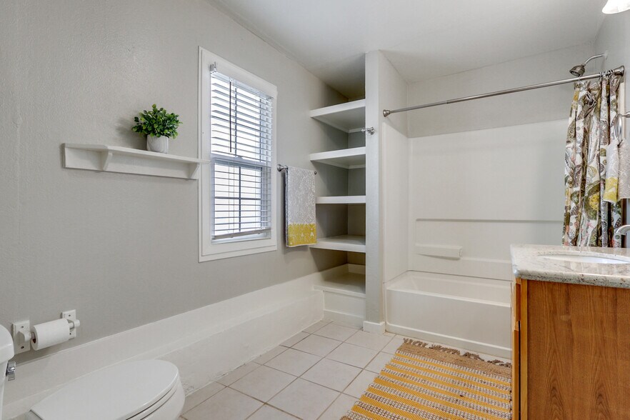 More Photos Of 517 13th St, Sacramento Multifamily For Sale