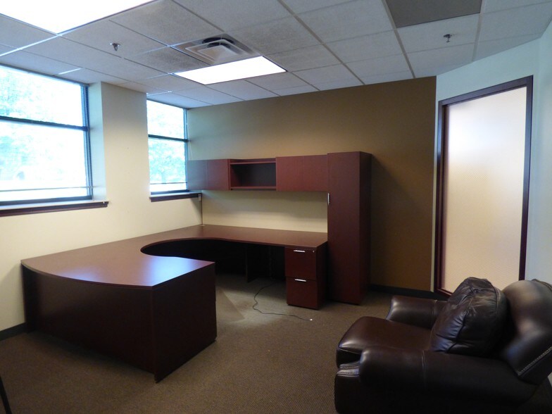 More Photos Of 1520 S 2nd St, Saint Louis Office For Sale