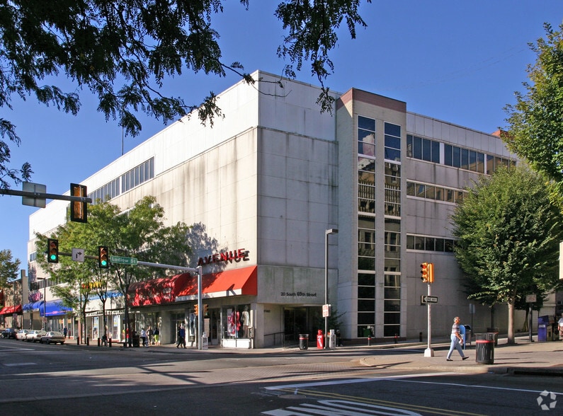 More Photos Of 20-40 S 69th St, Upper Darby Township General Retail For Lease