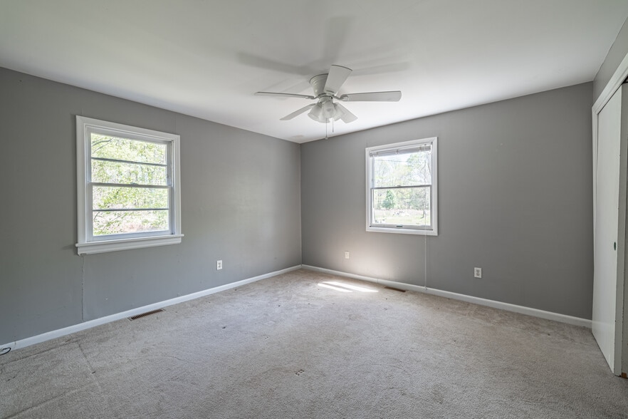 More Photos Of 5164 New Market Rd, Richmond Freestanding For Sale
