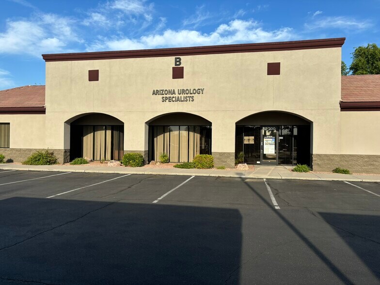 More Photos Of 5750 W Thunderbird Rd, Glendale Unknown For Lease