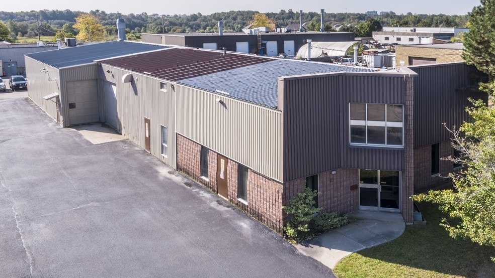 More Photos Of 15 Howard Pl, Kitchener Warehouse For Sale