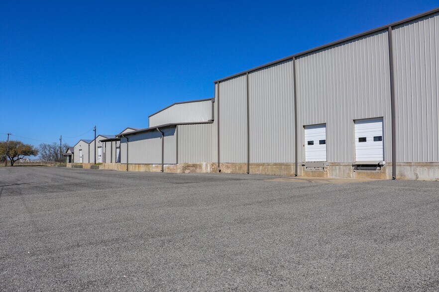 More Photos Of 428 Gibbons Rd, Sherman Manufacturing For Sale