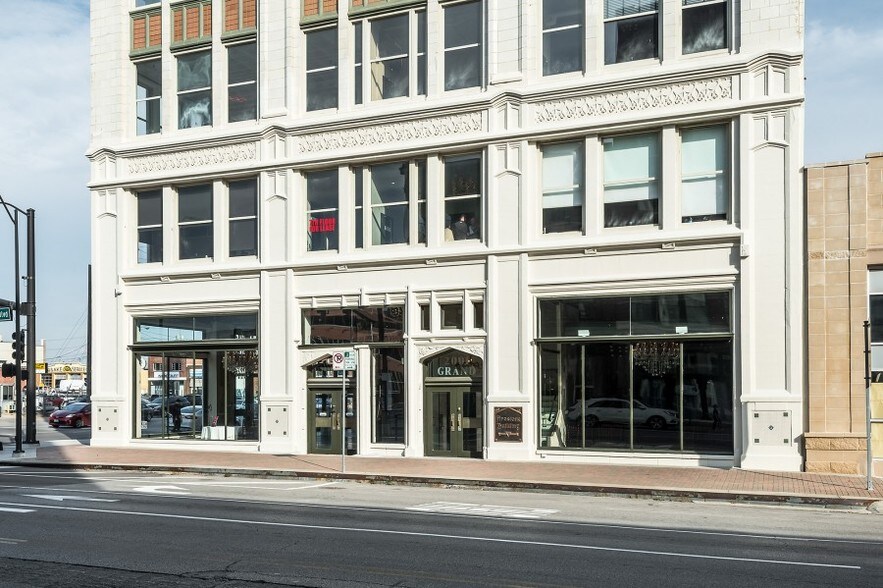 More Photos Of 2001 Grand Blvd, Kansas City Office For Lease