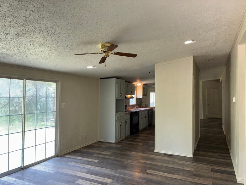 More Photos Of 382 County Road 4450, Kempner Manufactured Housing Mobile Home Park For Sale