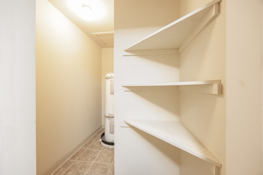 More Photos Of 1100-1105 S Pearl St, Centralia Apartments For Sale