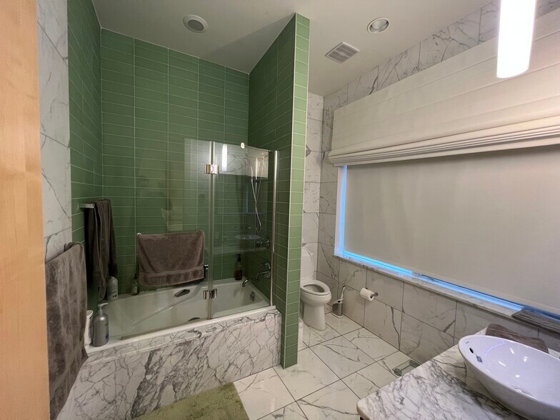 More Photos Of 156 W 29th St, New York Office For Sale