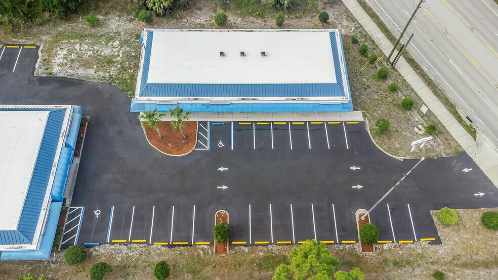 More Photos Of 655 N Indiana Ave, Englewood Medical For Sale