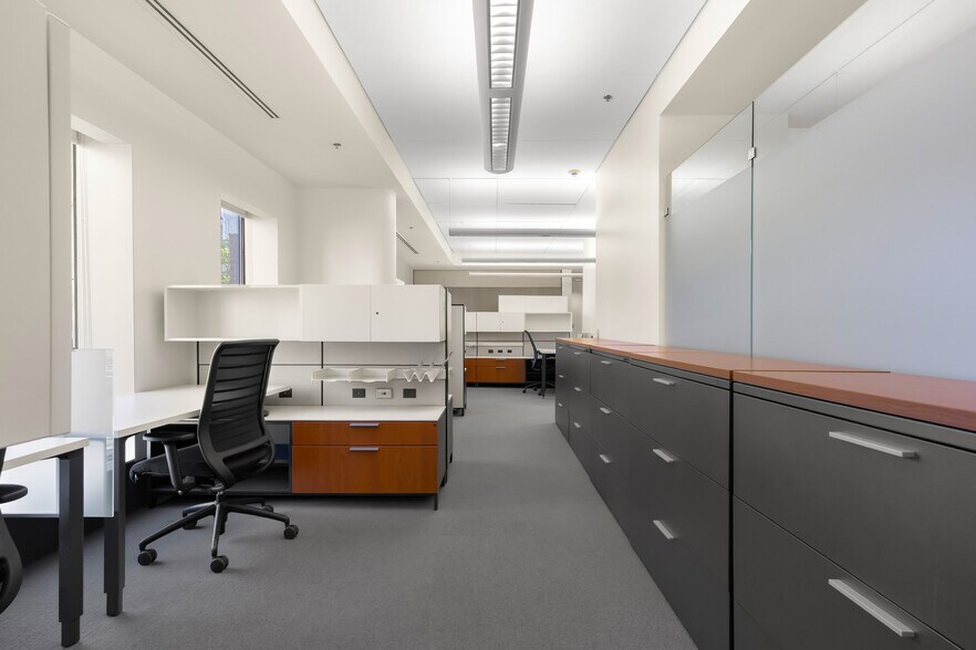 More Photos Of 301 Washington St, Columbus Office For Lease