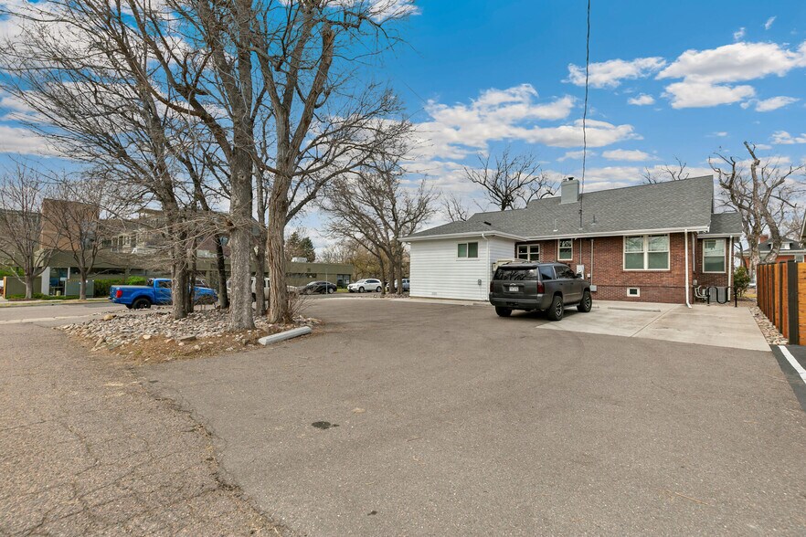 More Photos Of 1890 W Littleton Blvd, Littleton Office For Sale