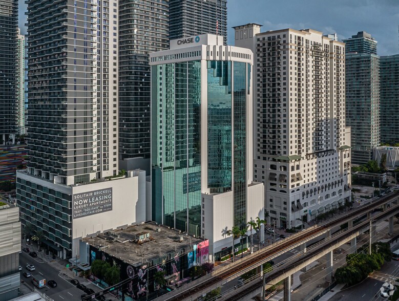 More Photos Of 80 SW 8th St, Miami Office For Lease