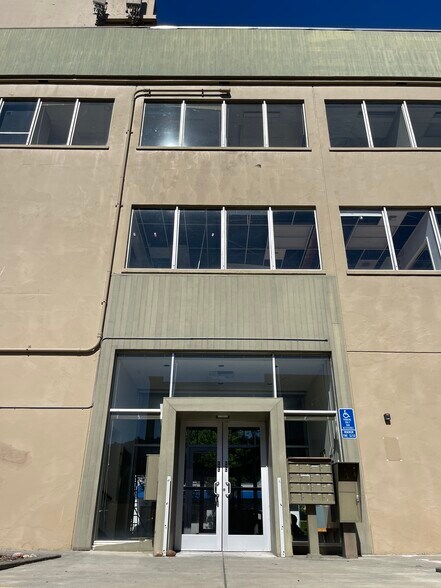 More Photos Of 305 San Anselmo Ave, San Anselmo Storefront Retail Office For Lease