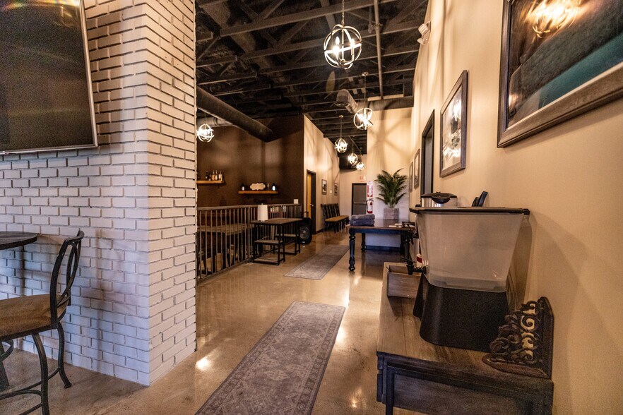 More Photos Of 2433-2439 E University Dr, Tempe Storefront Retail Office For Sale