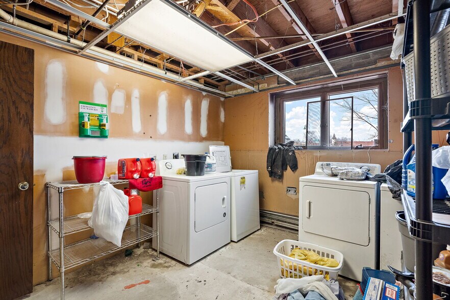 More Photos Of 101 S Main St, Pine Island General Retail For Sale