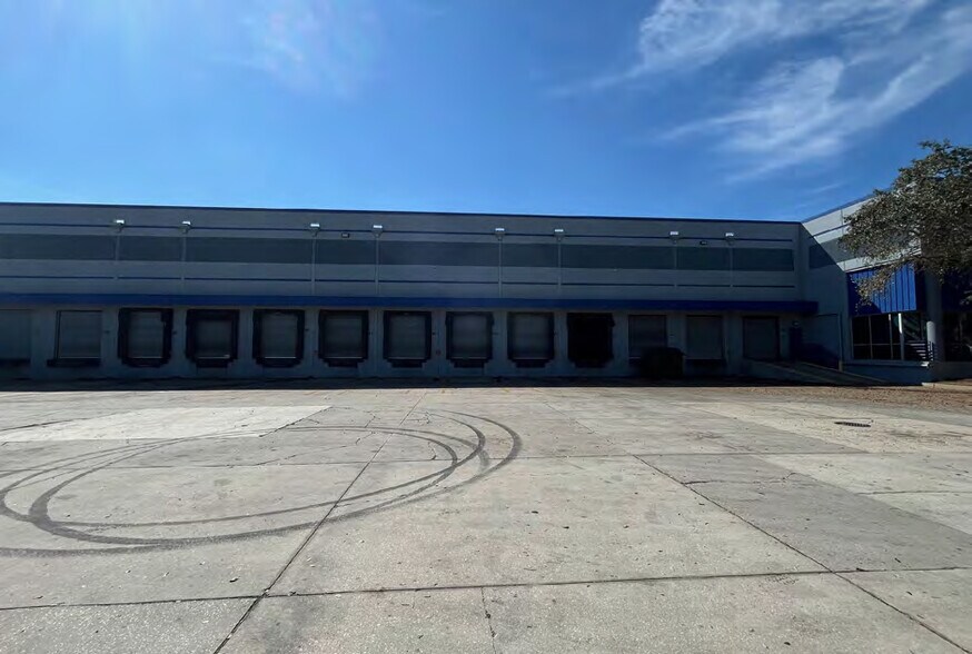 More Photos Of 1206 N Us Hwy 301, Tampa Unknown For Lease