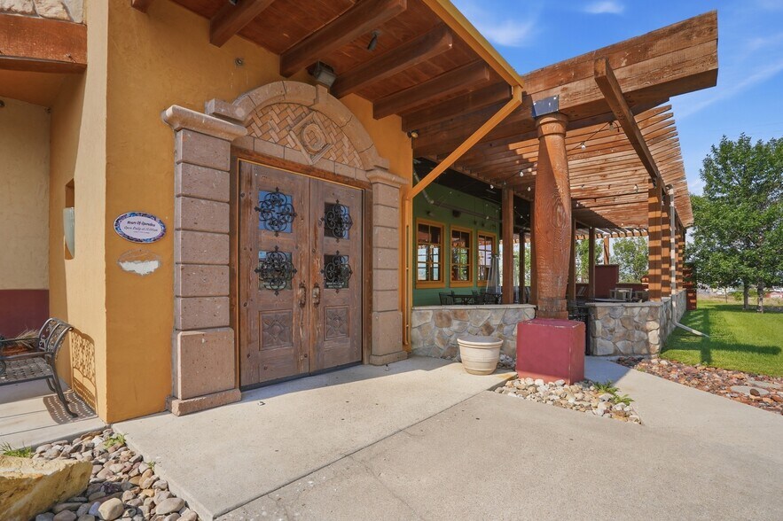 More Photos Of 1331 E North St, Rapid City Restaurant For Sale