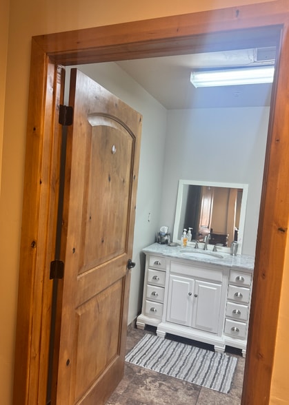 More Photos Of 393 E Riverside Dr, St George Loft Creative Space For Lease