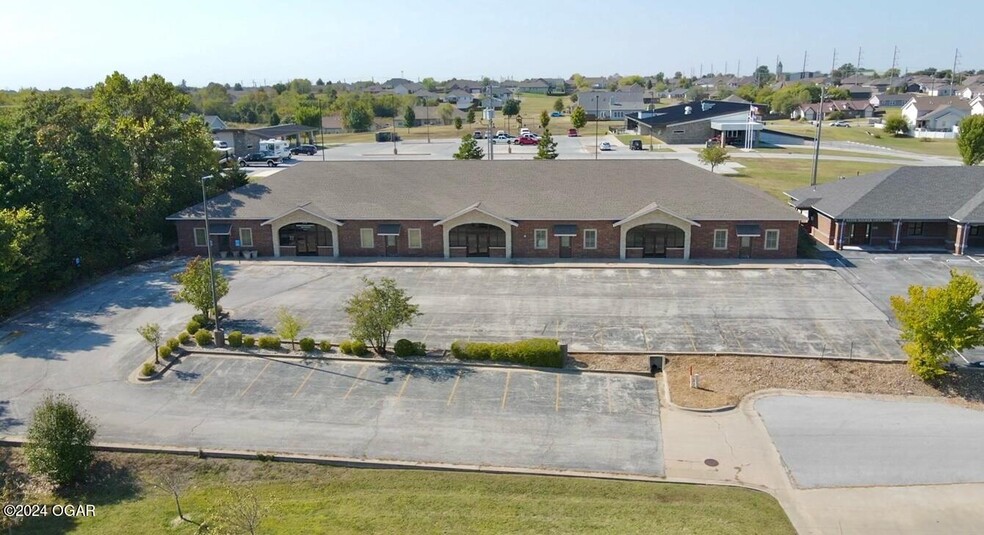 Primary Photo Of 2702 Cunningham Ave, Joplin Medical For Lease